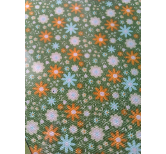 Tela Adhesiva 21 x 29,7cm. Flores fondo verde